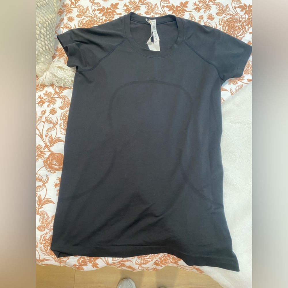 black lululemon swiftly tech